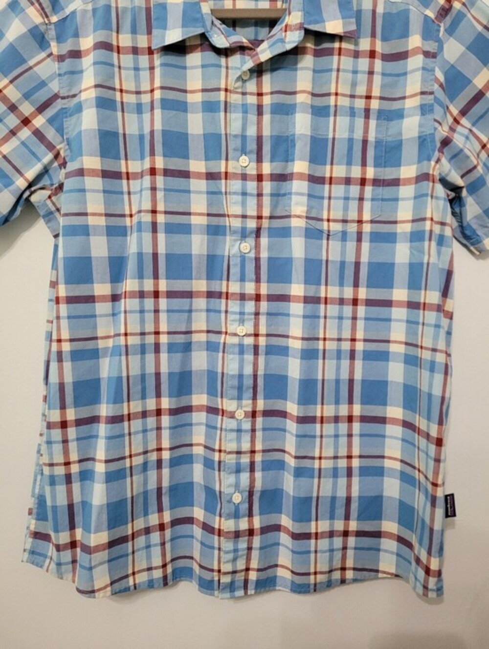 Patagonia Men's Fezzman Short Sleeve Button Down Shirt Size L Blue Red Plaid - Picture 4 of 9